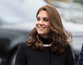 凯特•米德尔顿（Kate Middleton）的“孕妇装”新品：纸夹大衣