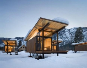 梦想的生活 华盛顿雪野间的移动小木屋