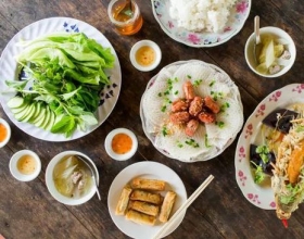 鱼露河粉小鲜肉 你知道越南三鲜吗？
