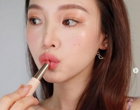 唇膏唇釉唇笔 不同质地怎么涂唇部更饱满？