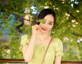我和钟楚曦的度假差距 就是这只草编包！