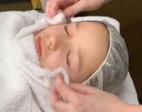 继承母亲衣钵的小七，已经开始在美妆圈营业了？